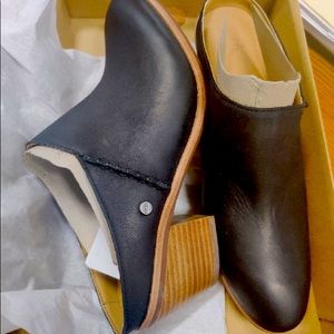 Ugh Women’s Mule Wedge shoe